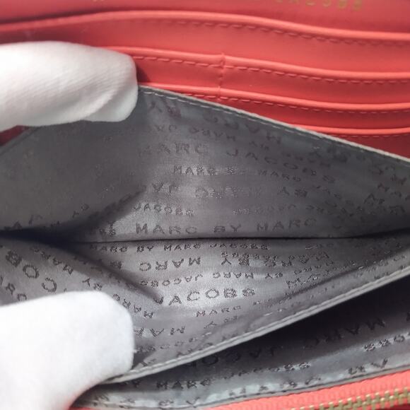 Marc By Marc Jacobs Hot Pink Nylon Zip Around Credit Card Long Wallet - Picture 16 of 16